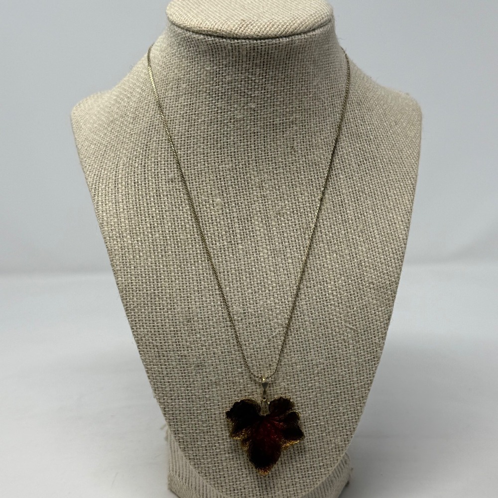Vintage Gold Tone Red‎ Enamel Maple Leaf Pendant Necklace 18 Inch Chain Autumn